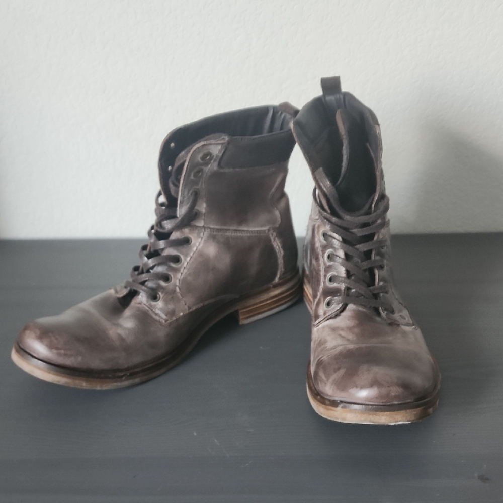 Used Men's Rugged Boots